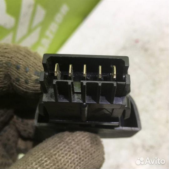 Кнопка центрального замка Рено Меган