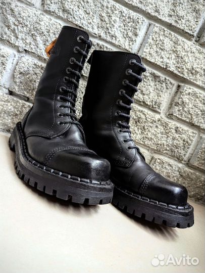 Lorrys boots (mad bulldog, grinders, camelot)