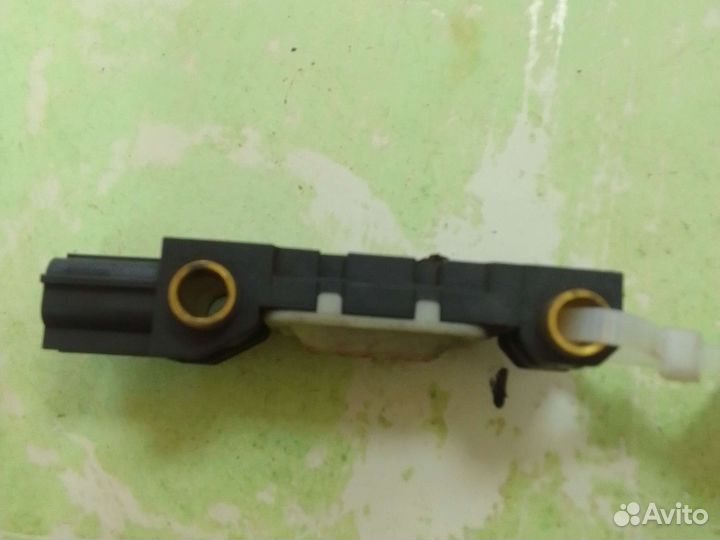 Датчик airbag Audi A4 B7 8EC BFB 2005 перед. (б/у)