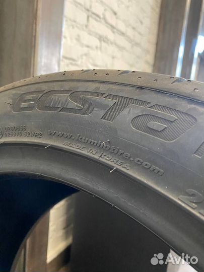 Kumho Ecsta PS91 275/40 R20 106Y