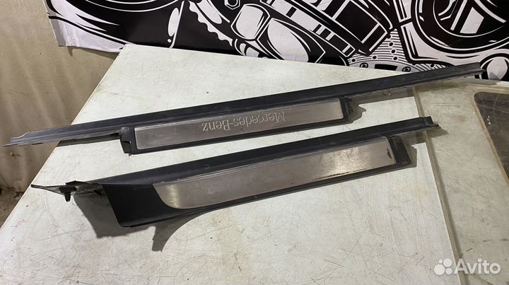 Накладки на пороги внешние Mercedes Benz W220