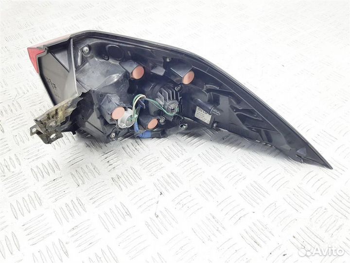 8156042230 Фонарь задний левый Toyota RAV4