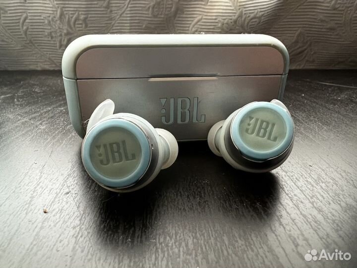 Беспроводные наушники jbl reflect flow