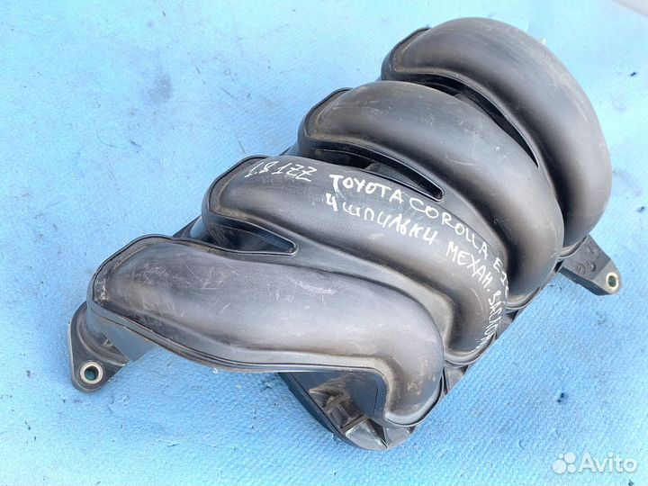 Toyota Corolla E12 2001-2006г коллектор впускной