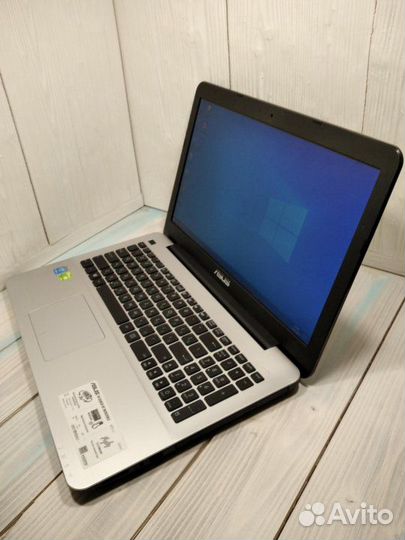 Мощный Аsus 15.6 c SSD и 2 Карты для игр и програм