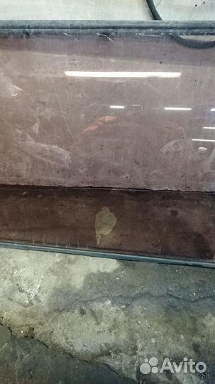 Стекло правое Nissan Serena C23 CD20 1998