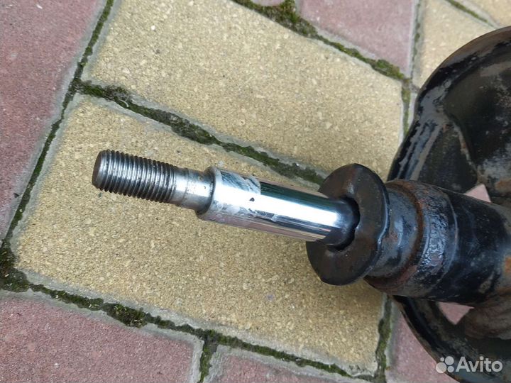 Стойка амортизатора задняя тойота королла