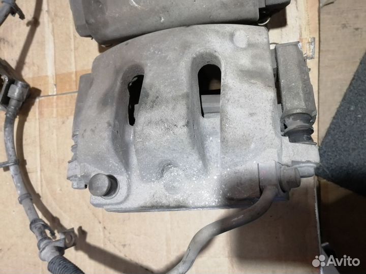 Суппорт передний 300мм Ford mustang 5 / 09-14