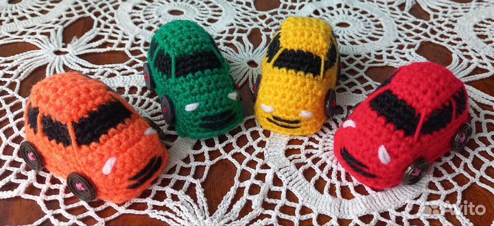 Вязаные игрушки машинки