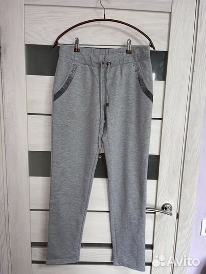 Спортивный костюм женский