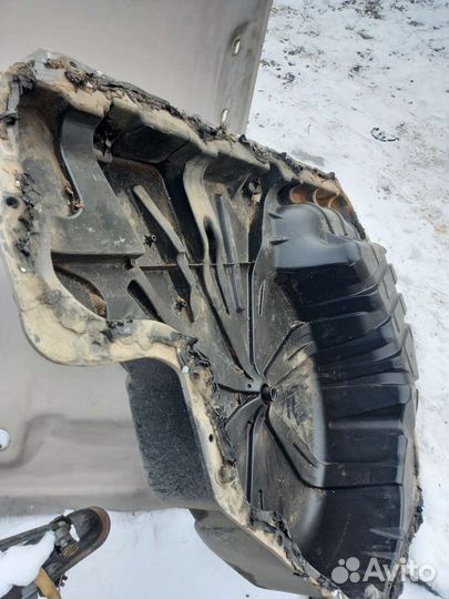 Днище запасного колеса Renault Megan 2