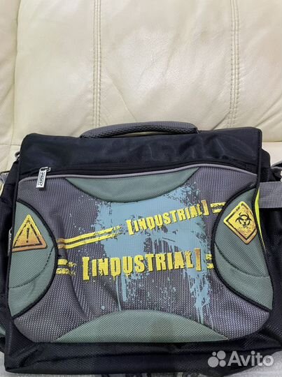 Сумка-портфель молодёжная новая