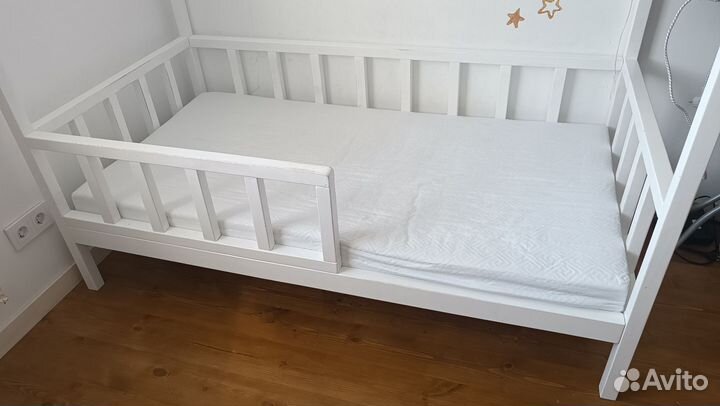 Детская кровать домик