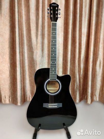 Гитара акустическая со встроенным эквалайзером