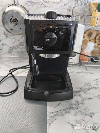 Кофеварка рожковая delonghi