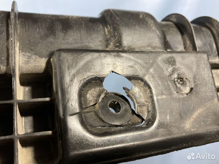 Дефлектор Кожух радиатора Kia RIO 3 2011-2017 LH