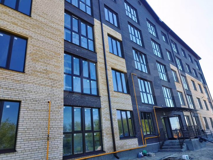 2-к. квартира, 79,3 м², 1/5 эт.