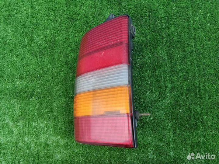 Задний фонарь Grand Cherokee