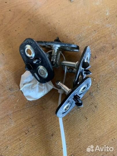 Петля замка двери задняя левая Peugeot 208 хетчбек