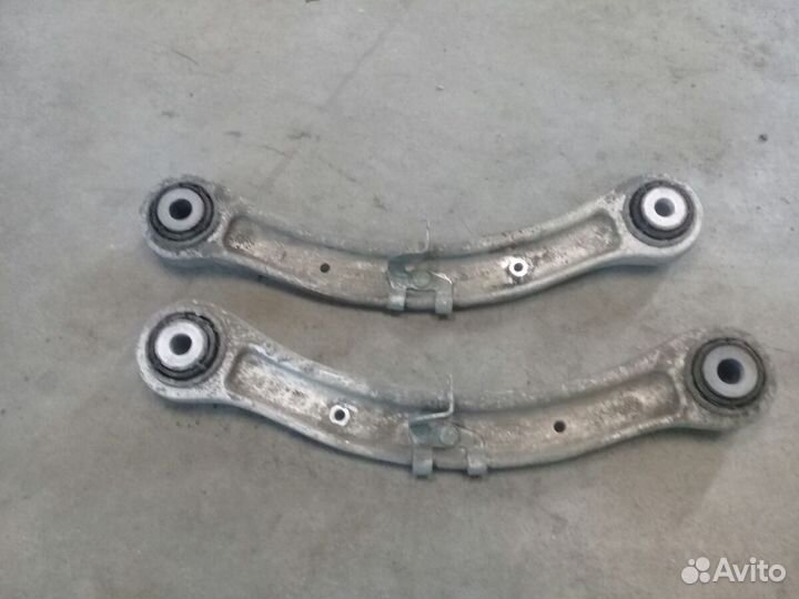 Рычаг подвески задний верхний Volkswagen Touareg 1