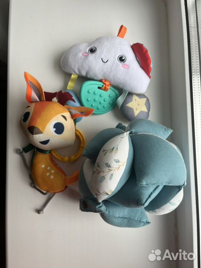 Игрушка на коляску