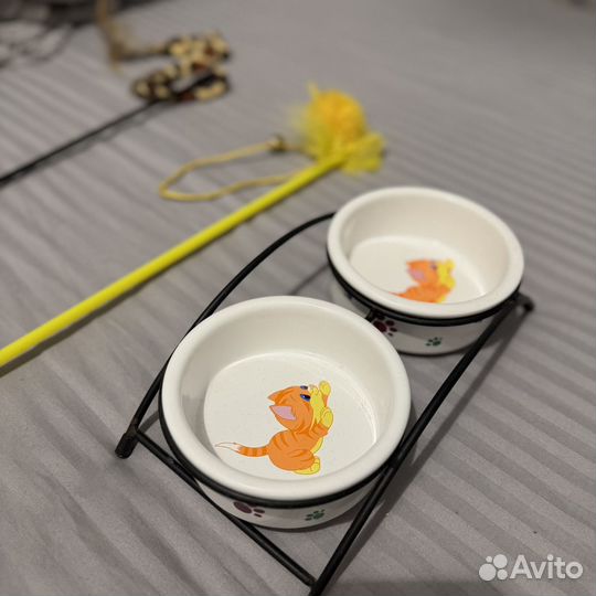 Миска керамическая на подставке