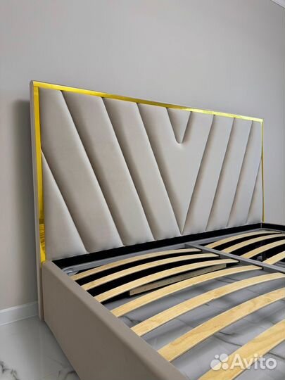 Кровать двухспальная