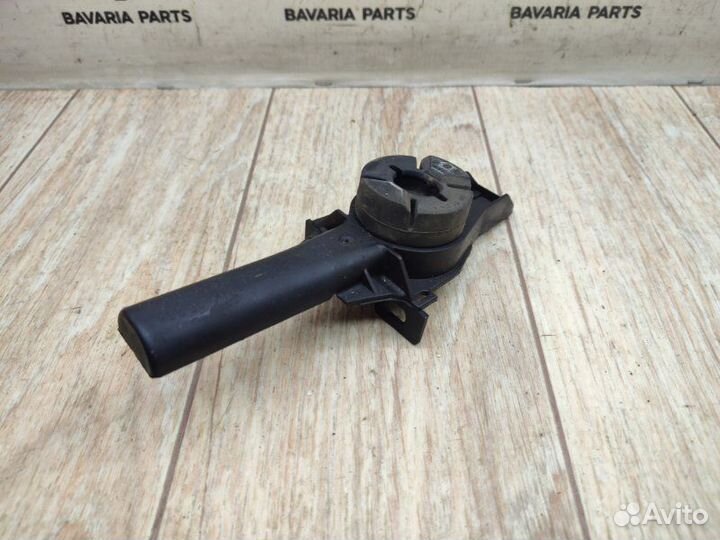 Кронштейн радиатора Audi Q5 8R 2.0 CDN 2011