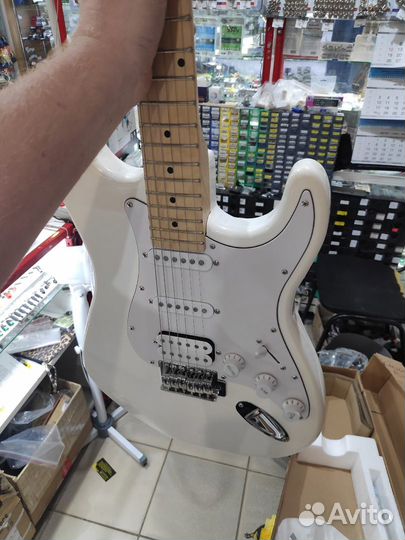 Электрогитара Fabio ST200