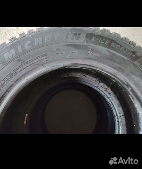 Michelin X-Ice North 4 215/60 R16