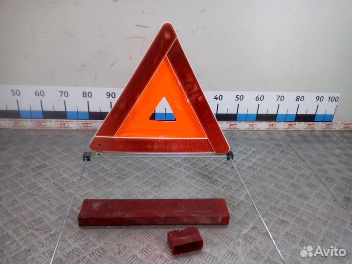 Знак аварийной остановки Volkswagen Caddy 2 2004