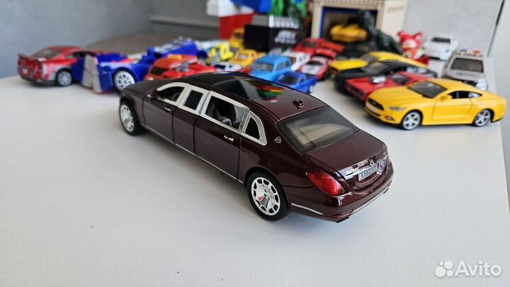 Mercedes Maybach s680 1:24 модель машинка лимузин