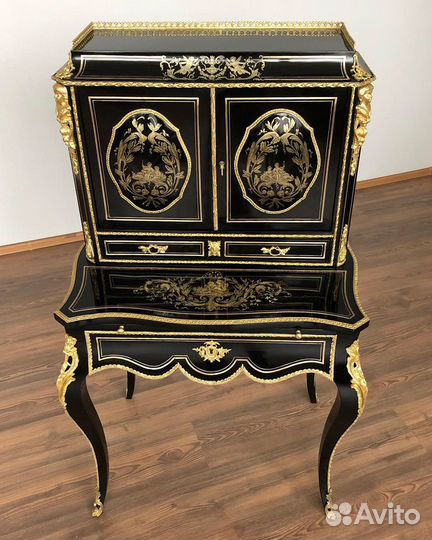 Реставрация антикварной мебели и перетяжка