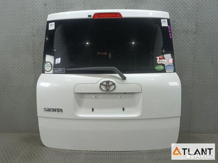Дверь задняя toyota sienta