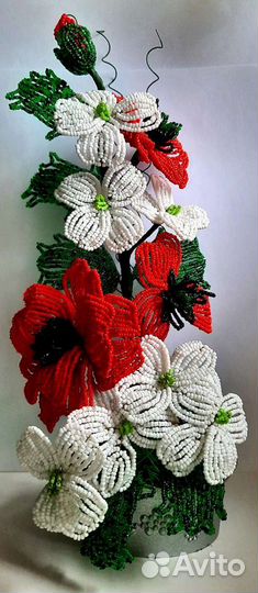 Цветы и дерево из бисера