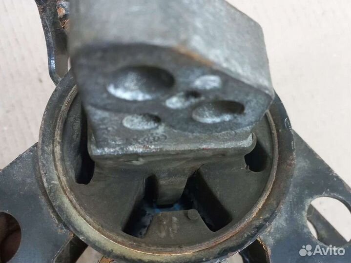 Подушка кпп Шевроле Спарк М300