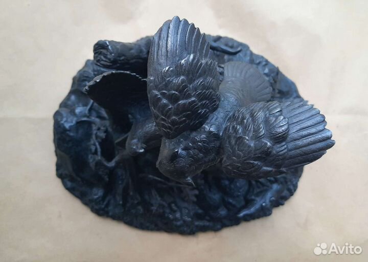 Чернильница «Драка филина с ястребом на пне»