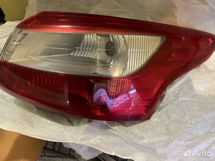 Задняя правая фара Ford Focus 3 Б/У