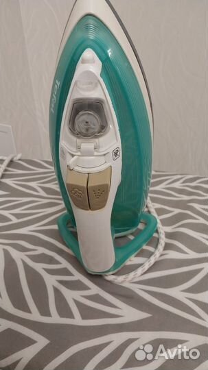 Продается утюг Tefal