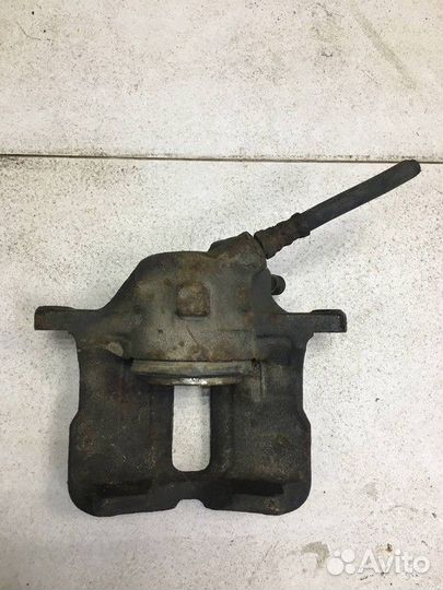 Суппорт тормозной передний правый Audi 100