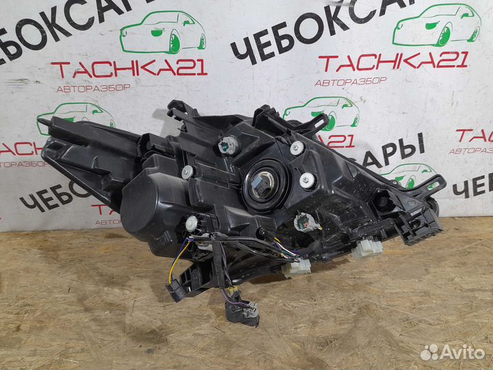 Фара левая Nissan Patrol Y62 (2010-2014)