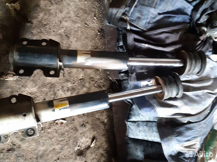 Стойка амортизатора Mercedes Sprinter