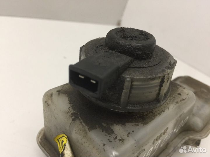 Бачок главного тормозного цилиндра (Datsun on-Do)