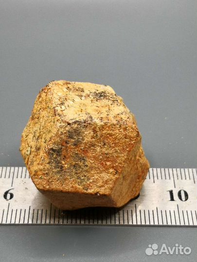 Гранат альмандин, Урал