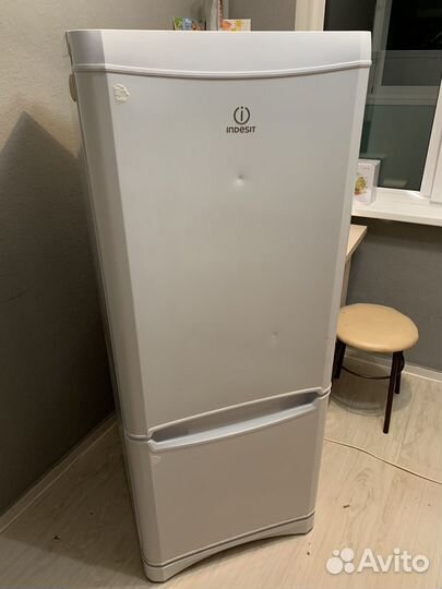 Холодильник indesit