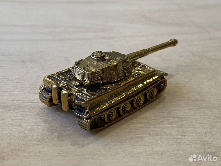 Танк Tiger II (бронза) 1944-1945 гг