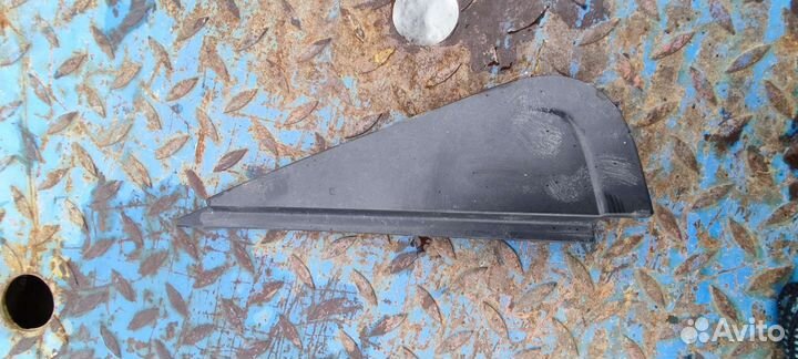 Треугольник двери наружный задний правый Дастер