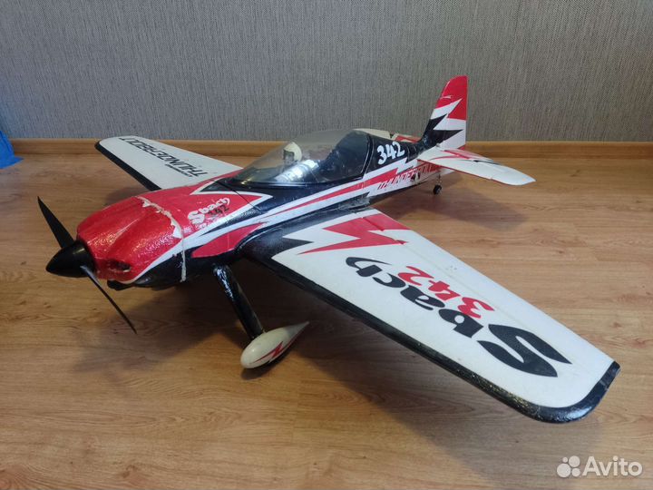 Радиоуправляемая модель самолета