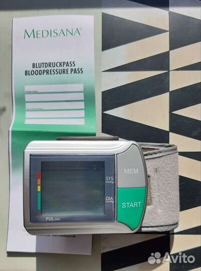 Тонометр на запястье Medisana HGN