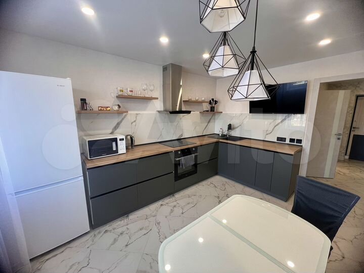 2-к. квартира, 52 м², 2/10 эт.